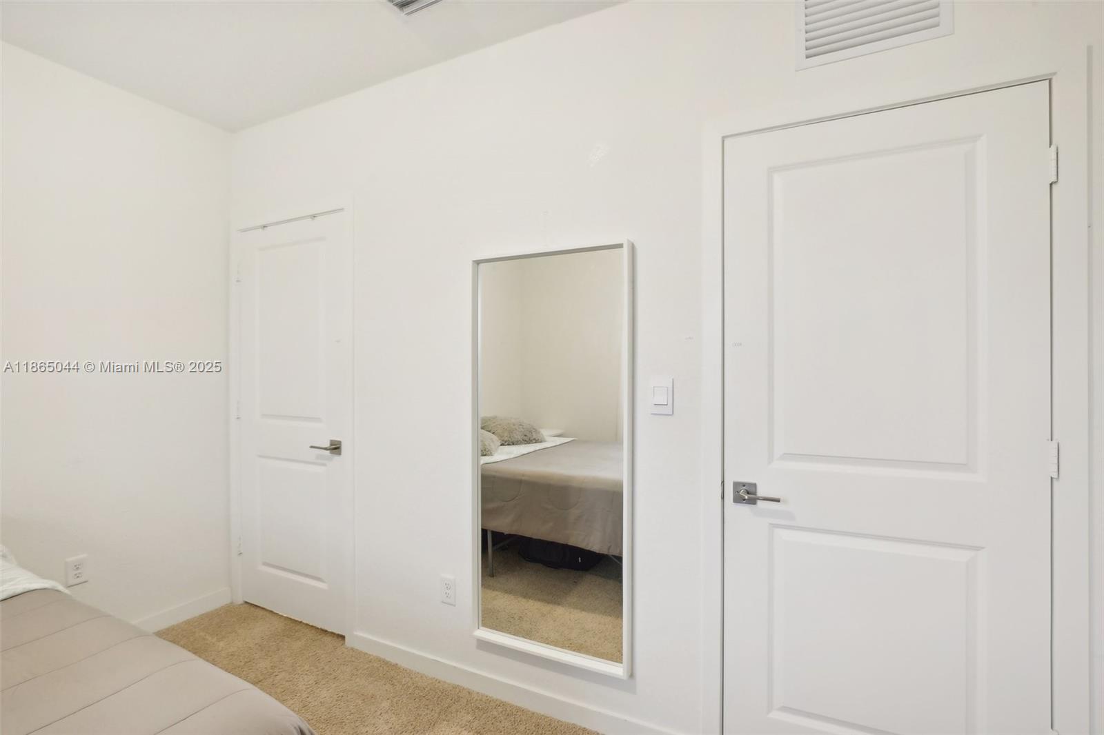See details 754 3 / 3 1712 sq. ft. $ 2025-08-25 0 Photo