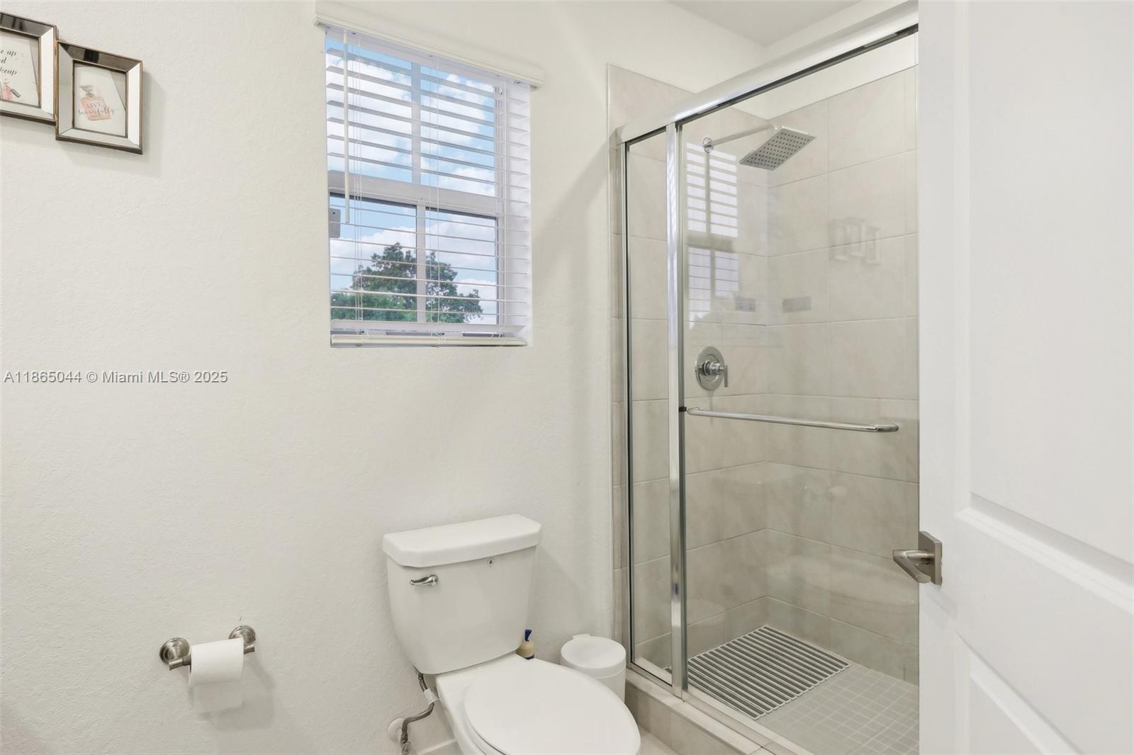 See details 754 3 / 3 1712 sq. ft. $ 2025-08-25 0 Photo