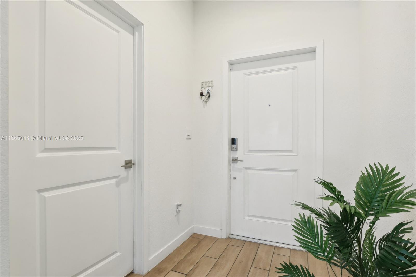 See details 754 3 / 3 1712 sq. ft. $ 2025-08-25 0 Photo