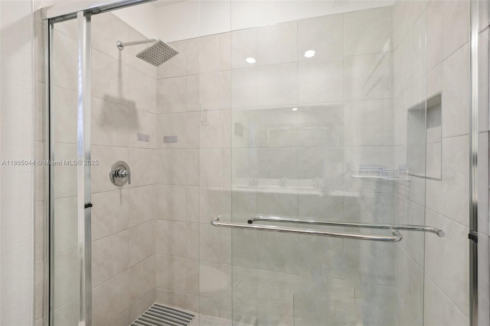 See details 754 3 / 3 1712 sq. ft. $ 2025-08-25 0 Photo