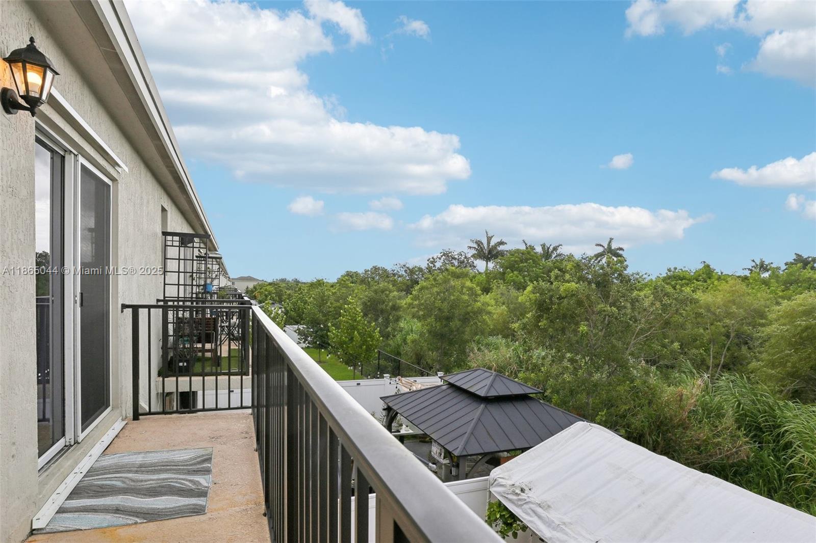 See details 754 3 / 3 1712 sq. ft. $ 2025-08-25 0 Photo