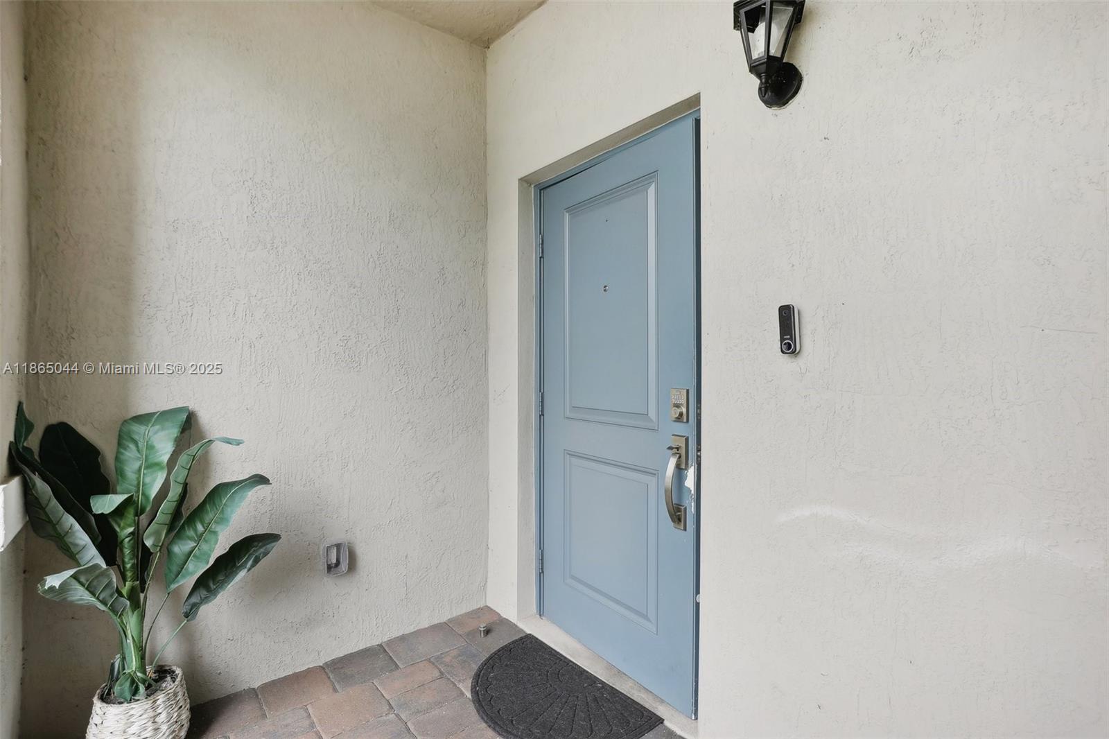 See details 754 3 / 3 1712 sq. ft. $ 2025-08-25 0 Photo