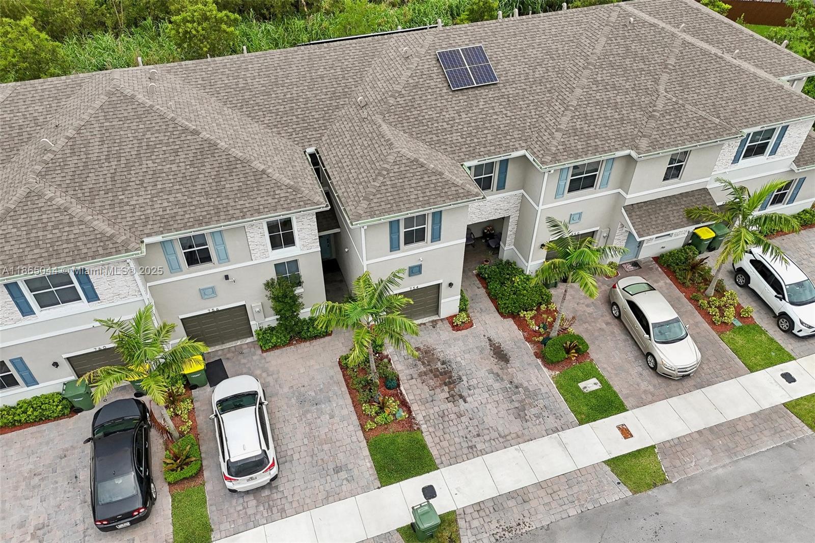See details 754 3 / 3 1712 sq. ft. $ 2025-08-25 0 Photo