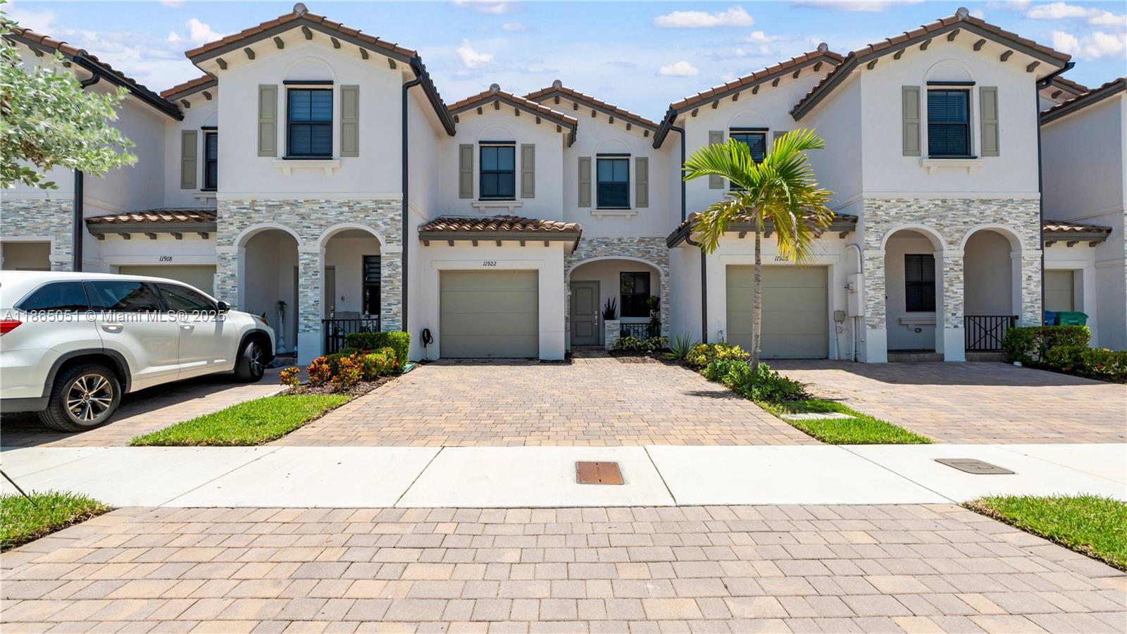 Подробнее 11922 3 / 3 1442 кв.футов $ 2025-08-25 0 Фото