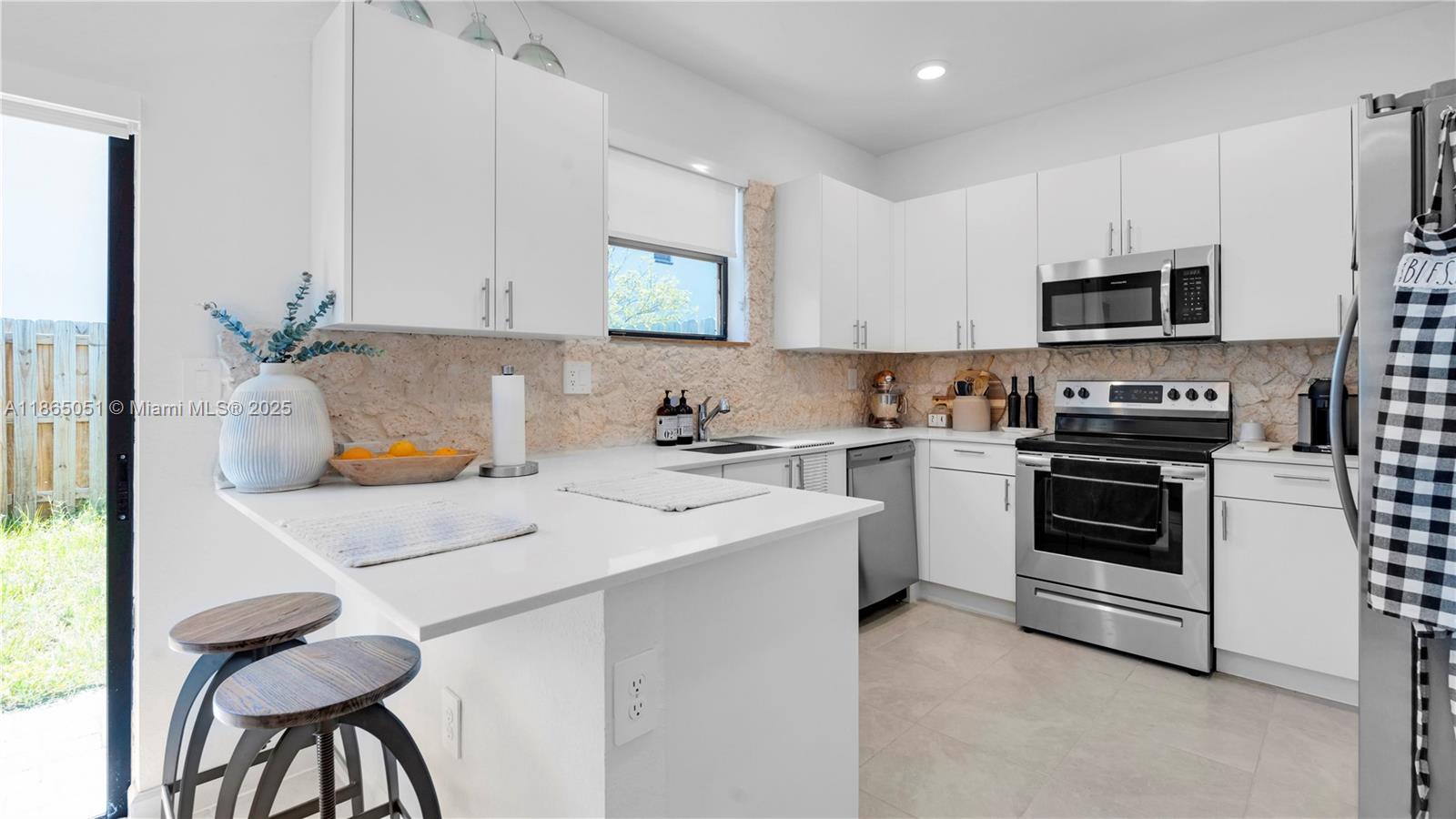 Подробнее 11922 3 / 3 1442 кв.футов $ 2025-08-25 0 Фото