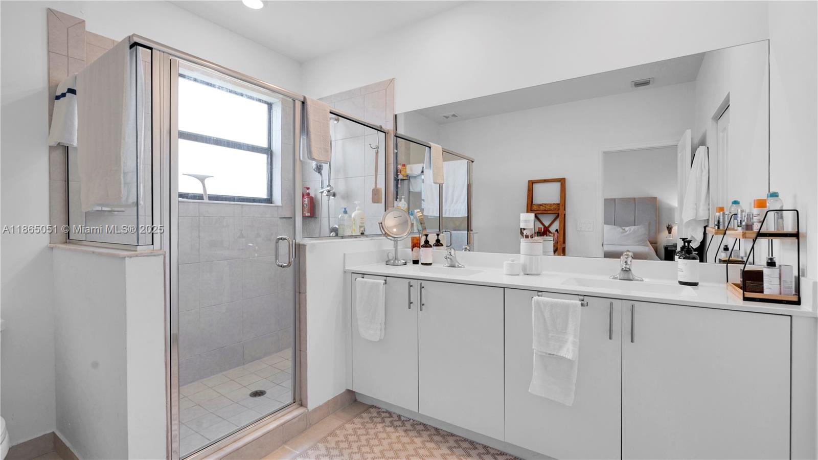 Подробнее 11922 3 / 3 1442 кв.футов $ 2025-08-25 0 Фото