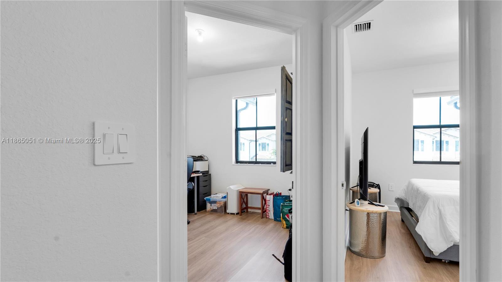 Подробнее 11922 3 / 3 1442 кв.футов $ 2025-08-25 0 Фото