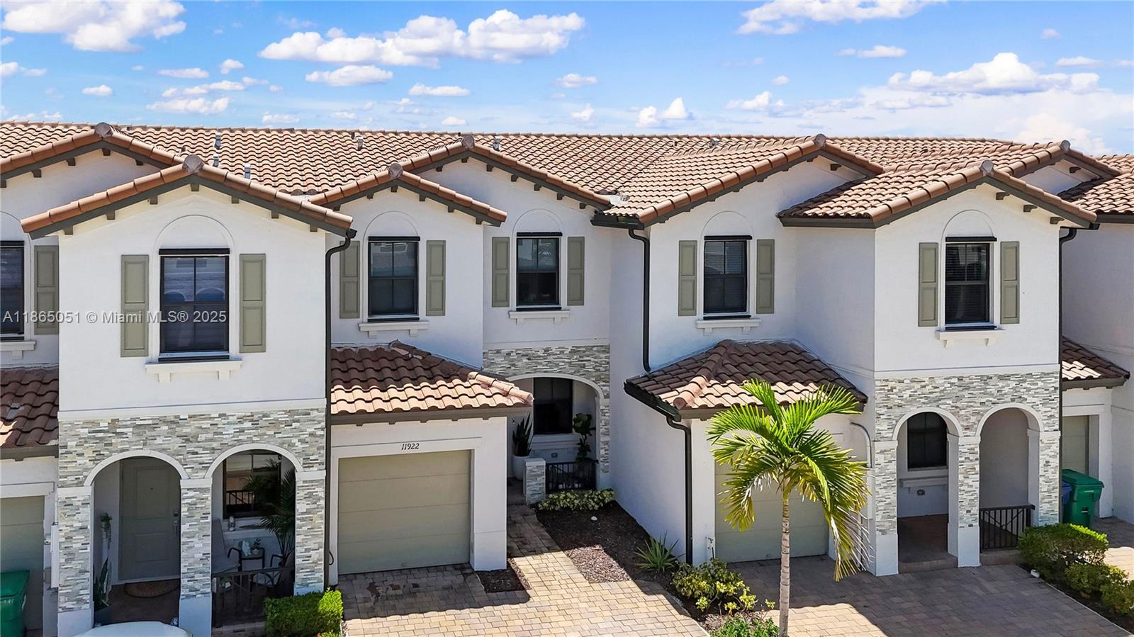 Подробнее 11922 3 / 3 1442 кв.футов $ 2025-08-25 0 Фото