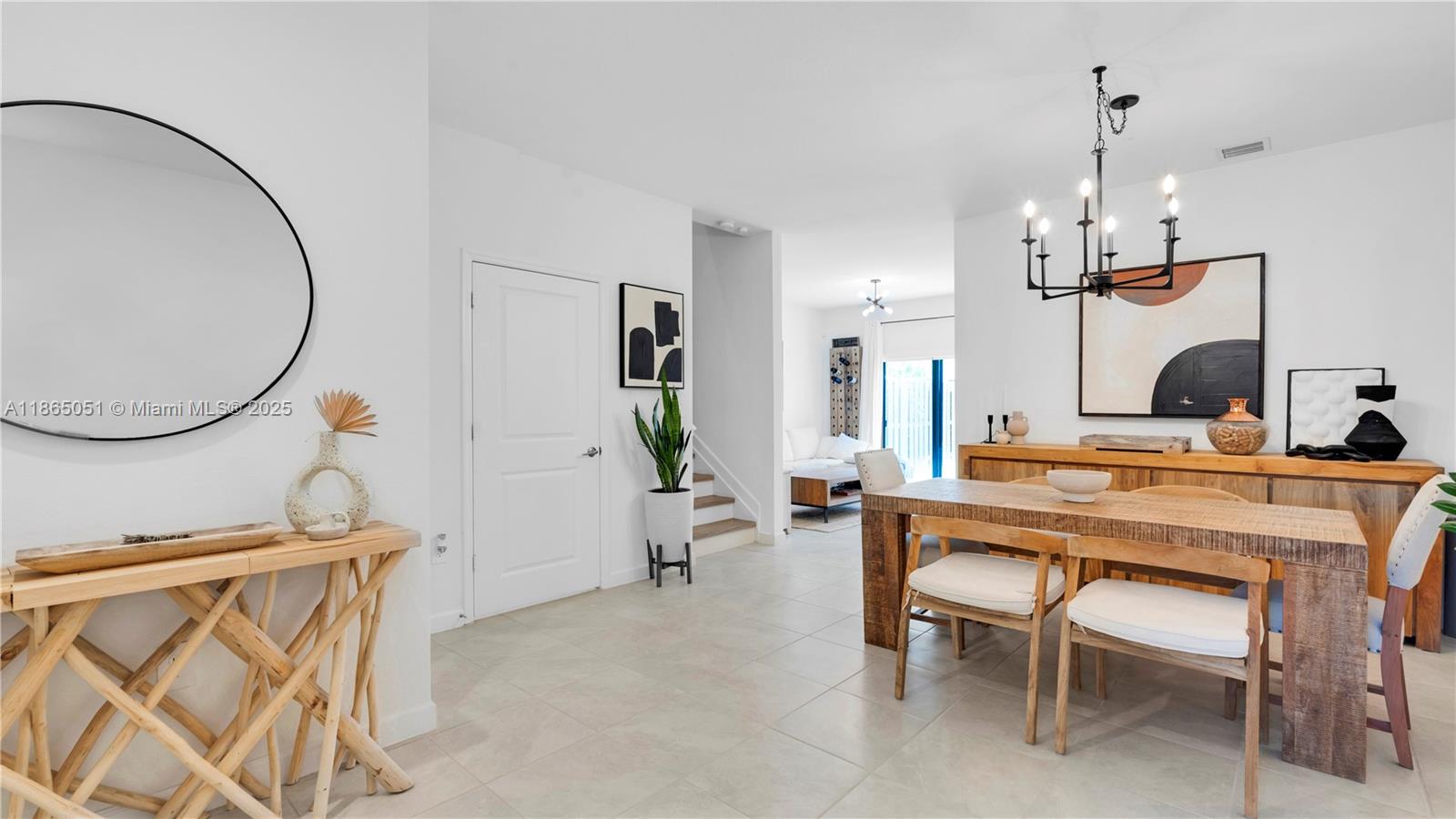 Подробнее 11922 3 / 3 1442 кв.футов $ 2025-08-25 0 Фото