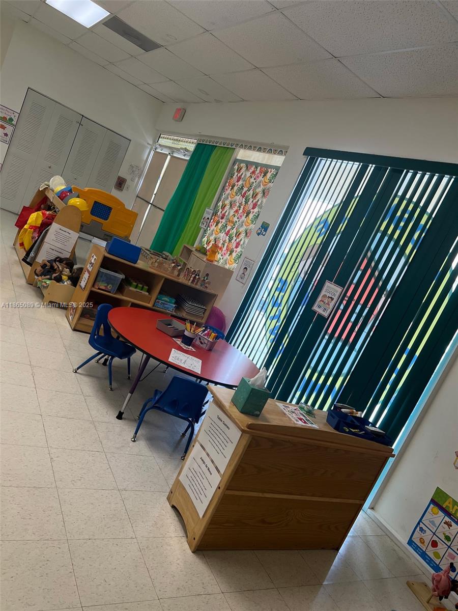 Подробнее / кв.футов $ 2025-09-09 0 Фото