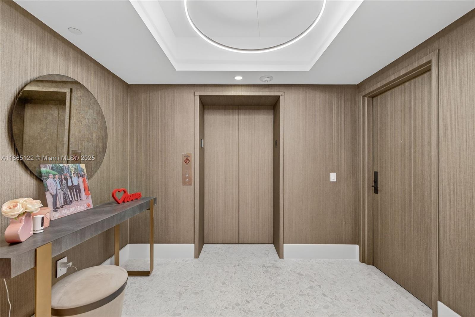 707 3 / 4 2840 sq. ft. $ 2025-08-25 0 foto