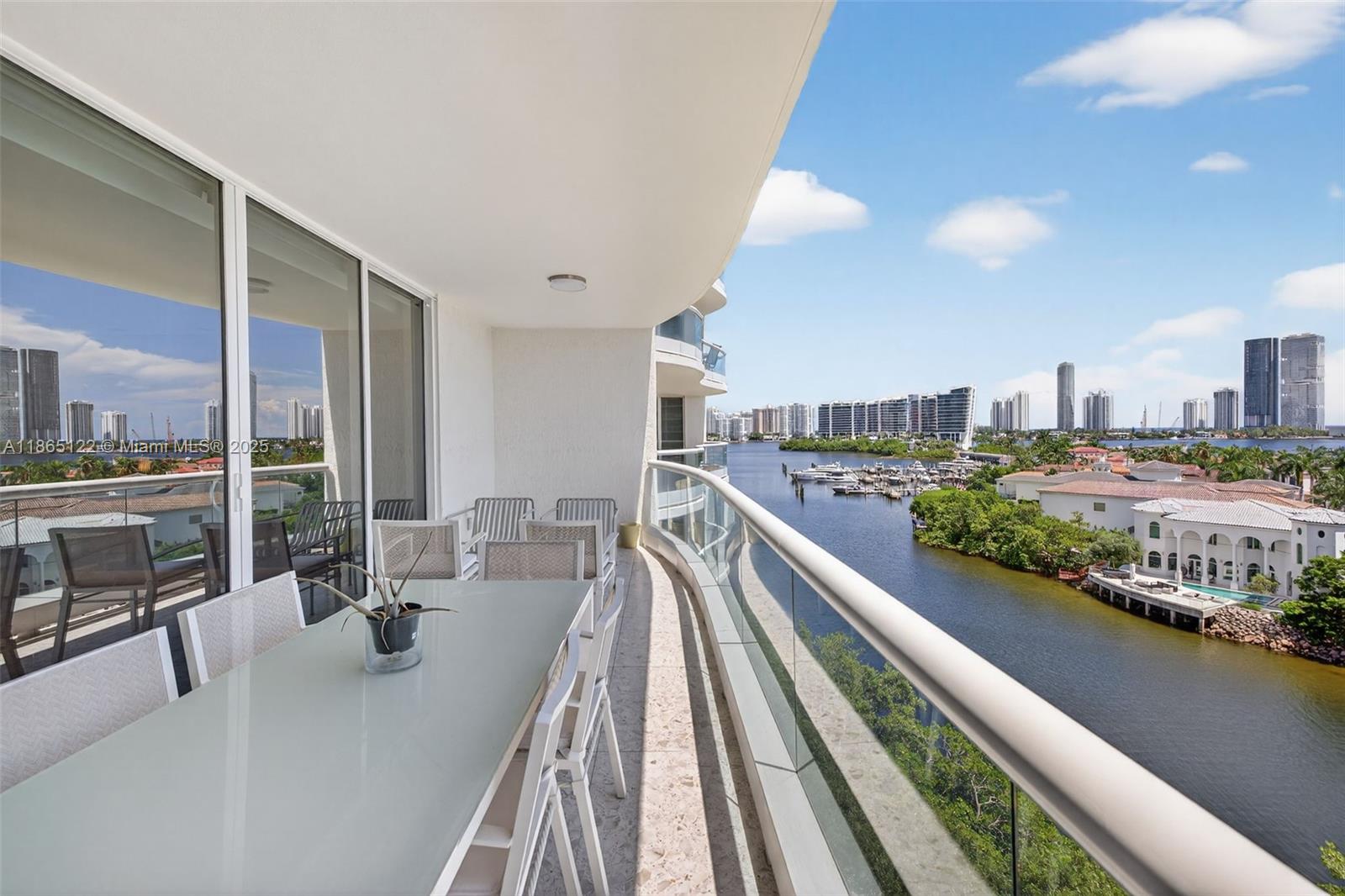 707 3 / 4 2840 sq. ft. $ 2025-08-25 0 foto