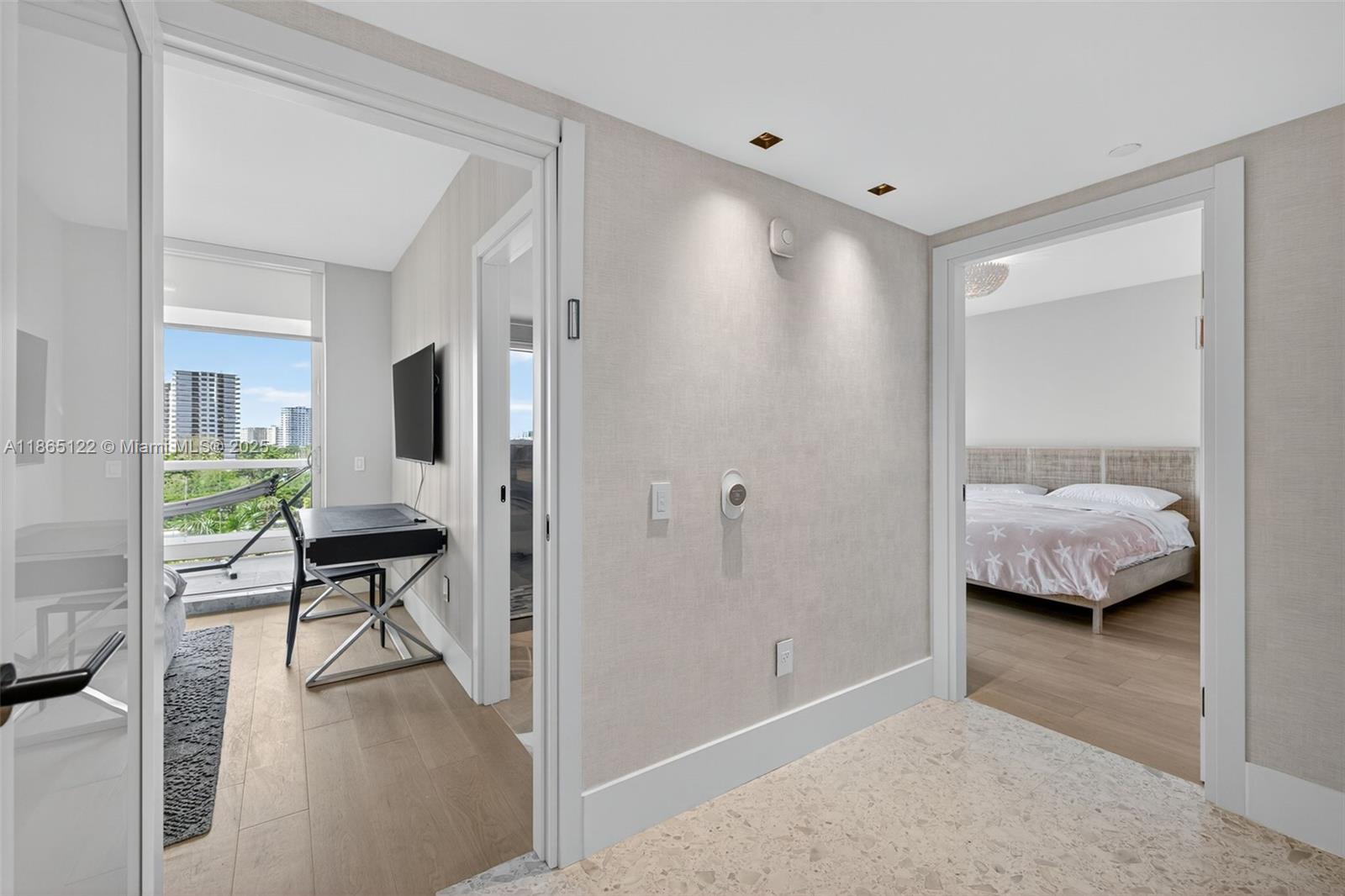 707 3 / 4 2840 sq. ft. $ 2025-08-25 0 foto