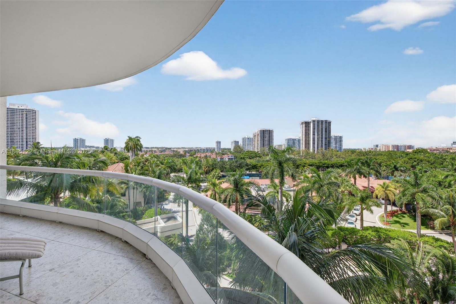 707 3 / 4 2840 sq. ft. $ 2025-08-25 0 foto
