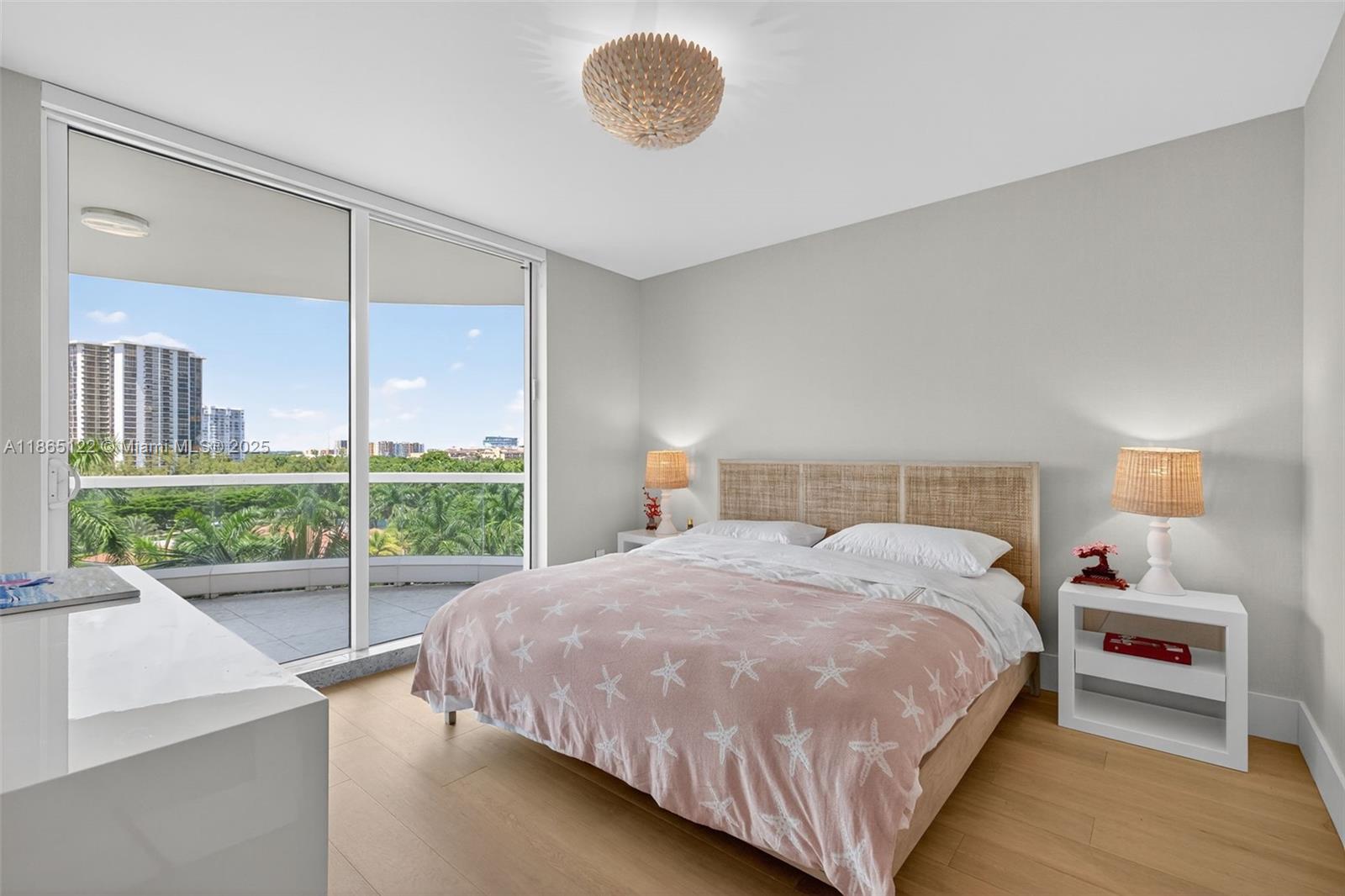 707 3 / 4 2840 sq. ft. $ 2025-08-25 0 foto