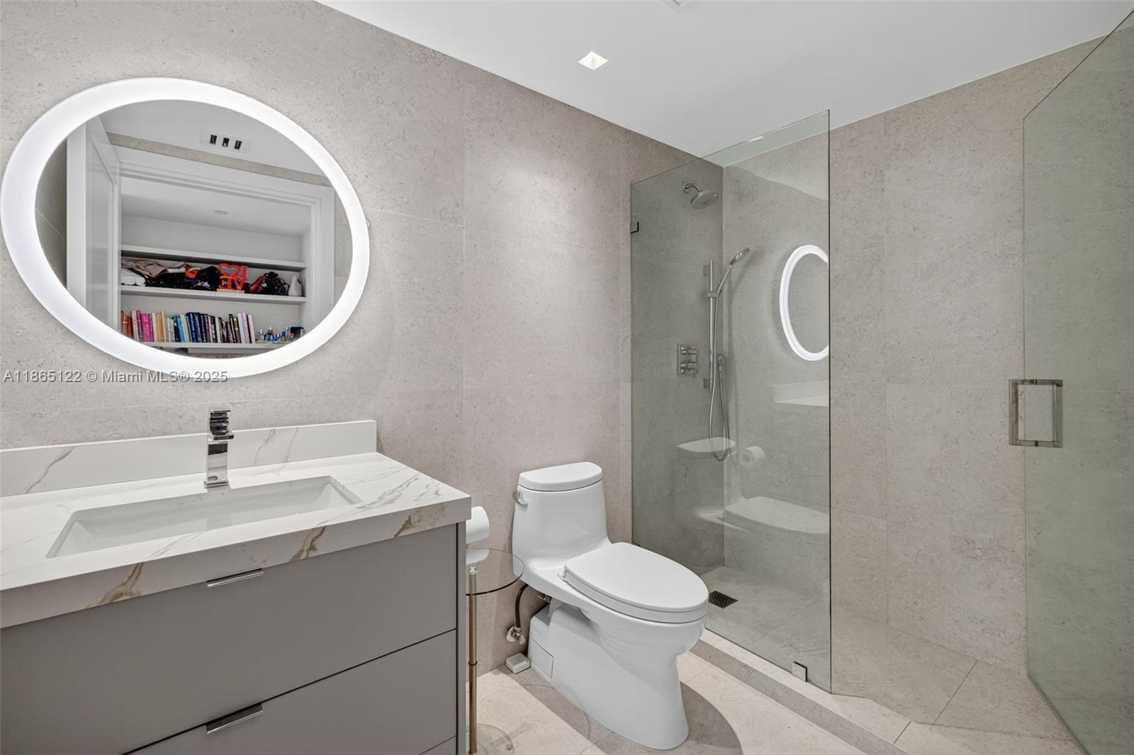 707 3 / 4 2840 sq. ft. $ 2025-08-25 0 foto