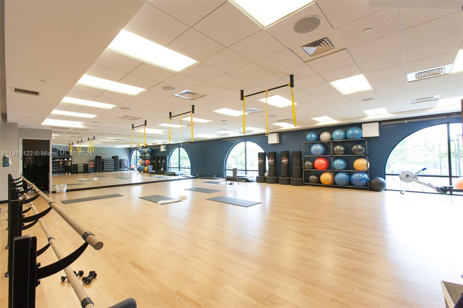 707 3 / 4 2840 sq. ft. $ 2025-08-25 0 foto