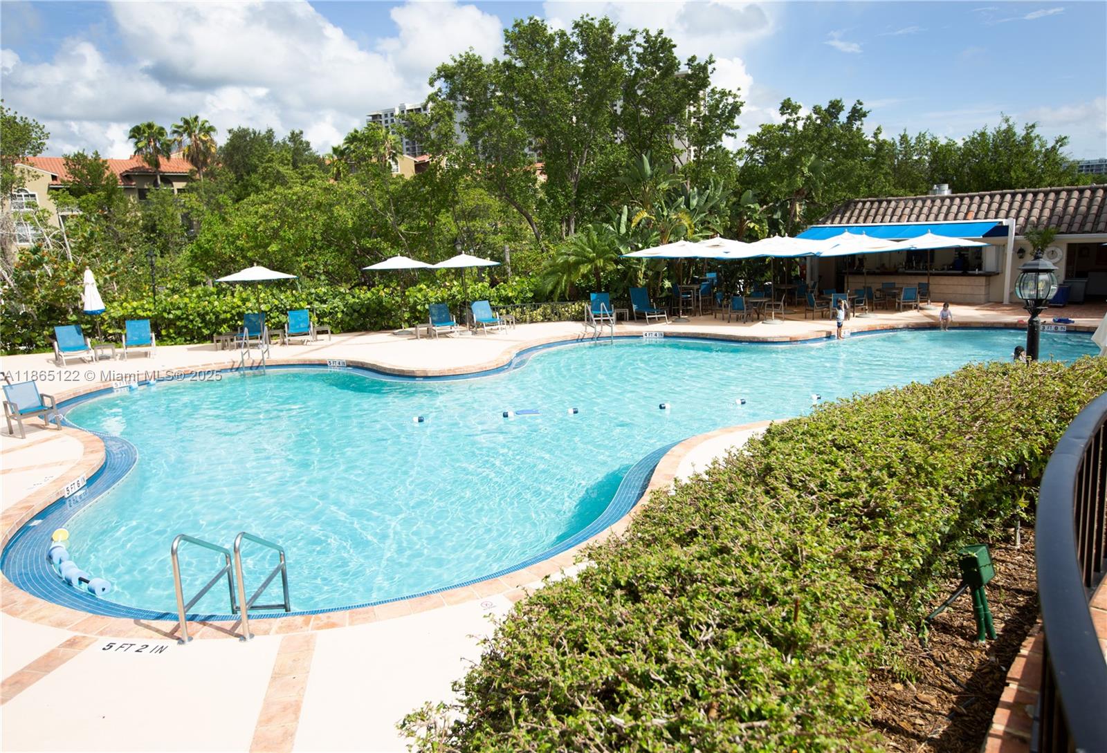 707 3 / 4 2840 sq. ft. $ 2025-08-25 0 foto