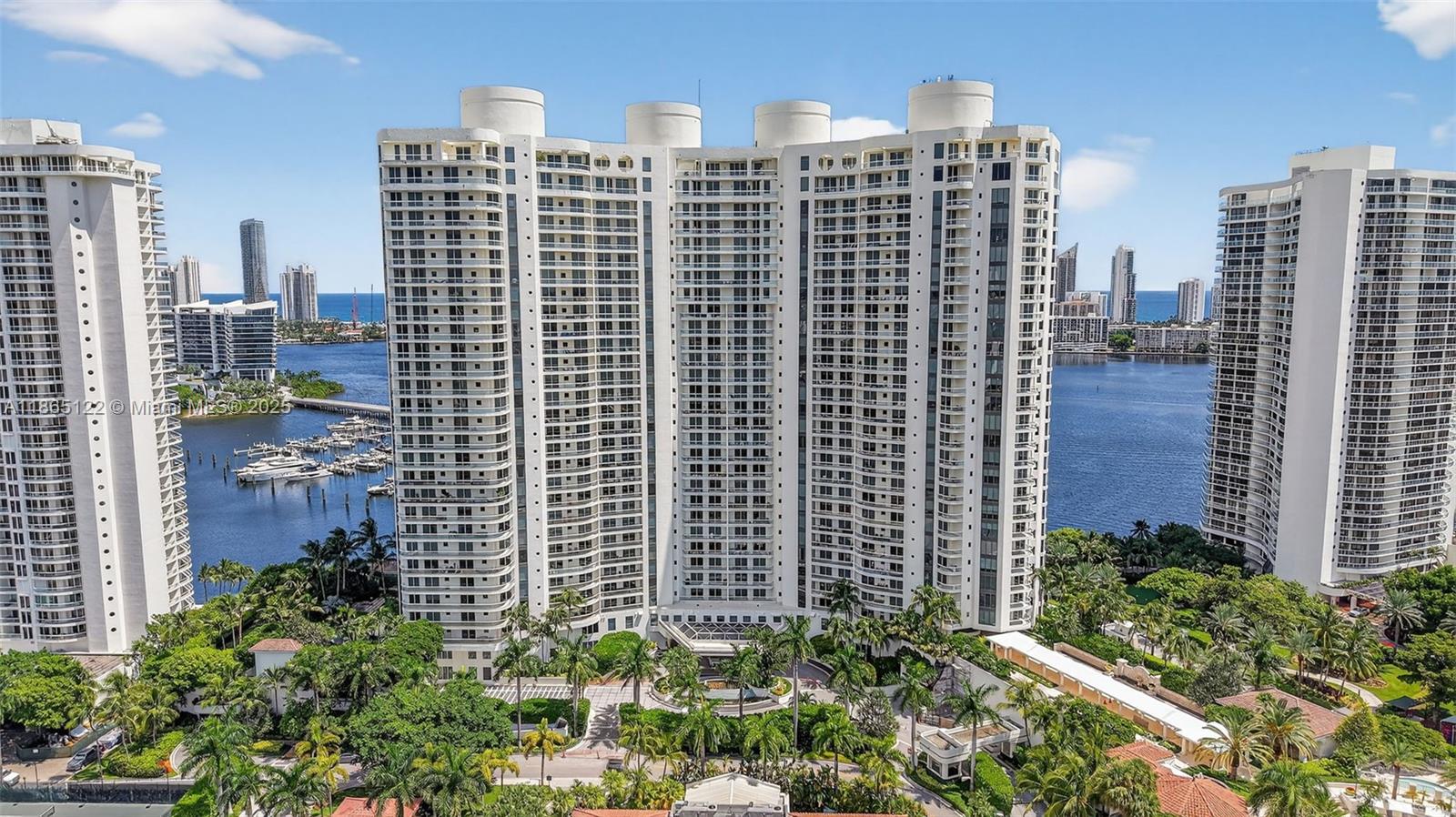 707 3 / 4 2840 sq. ft. $ 2025-08-25 0 foto