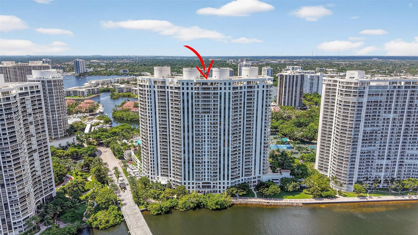 707 3 / 4 2840 sq. ft. $ 2025-08-25 0 foto