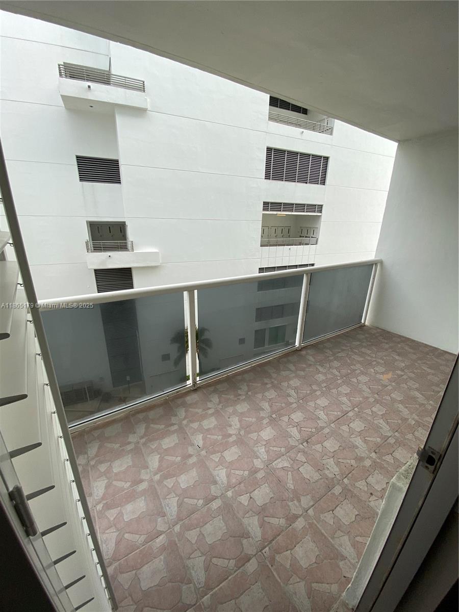Photo of 3725 Ocean Dr  #607, Hollywood, Florida, 33019 - 