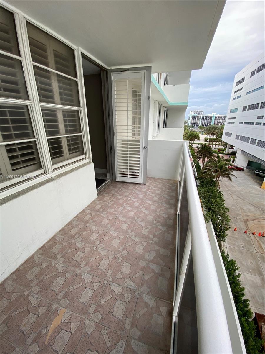 Photo of 3725 Ocean Dr  #607, Hollywood, Florida, 33019 - 