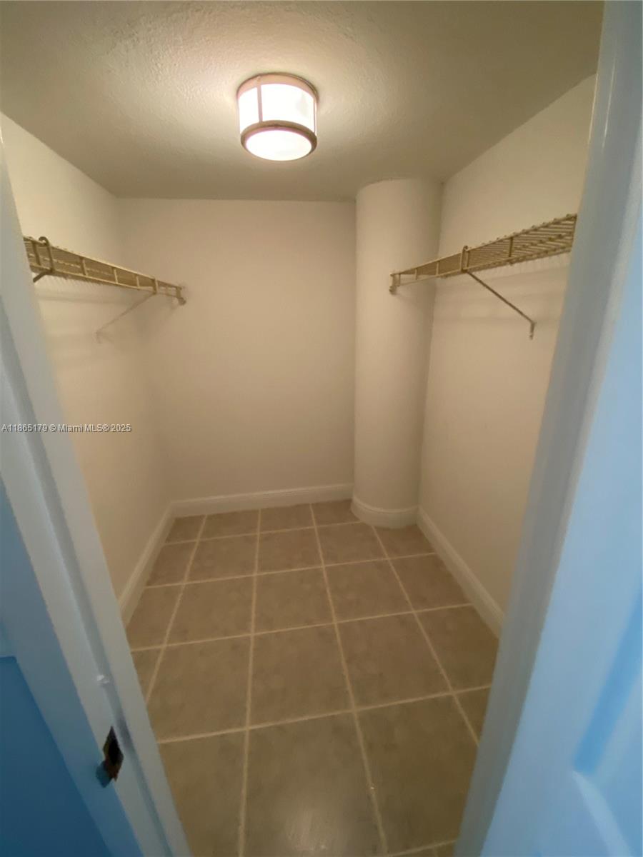 Photo of 3725 Ocean Dr  #607, Hollywood, Florida, 33019 - 