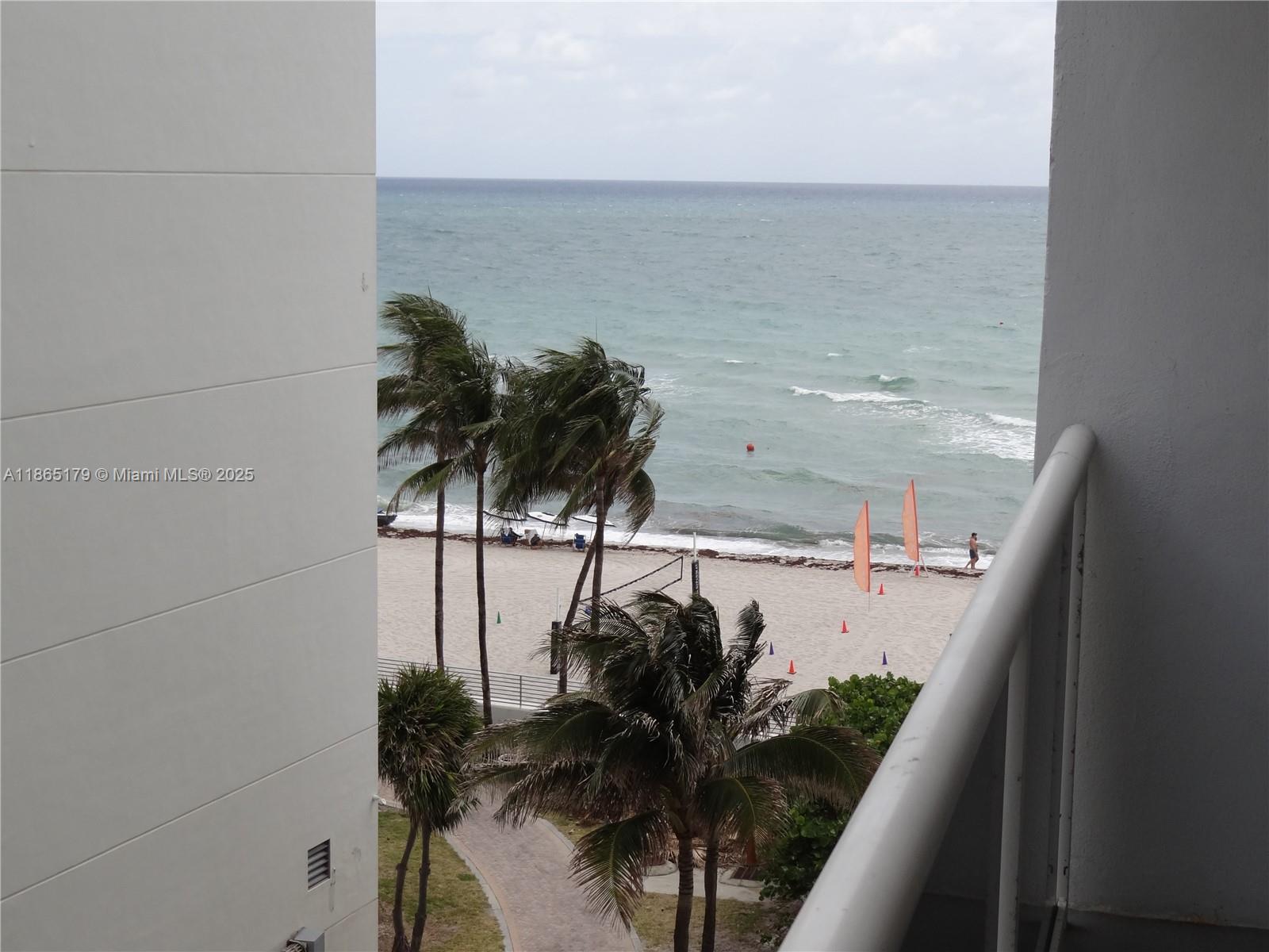 Photo of 3725 Ocean Dr  #607, Hollywood, Florida, 33019 - 