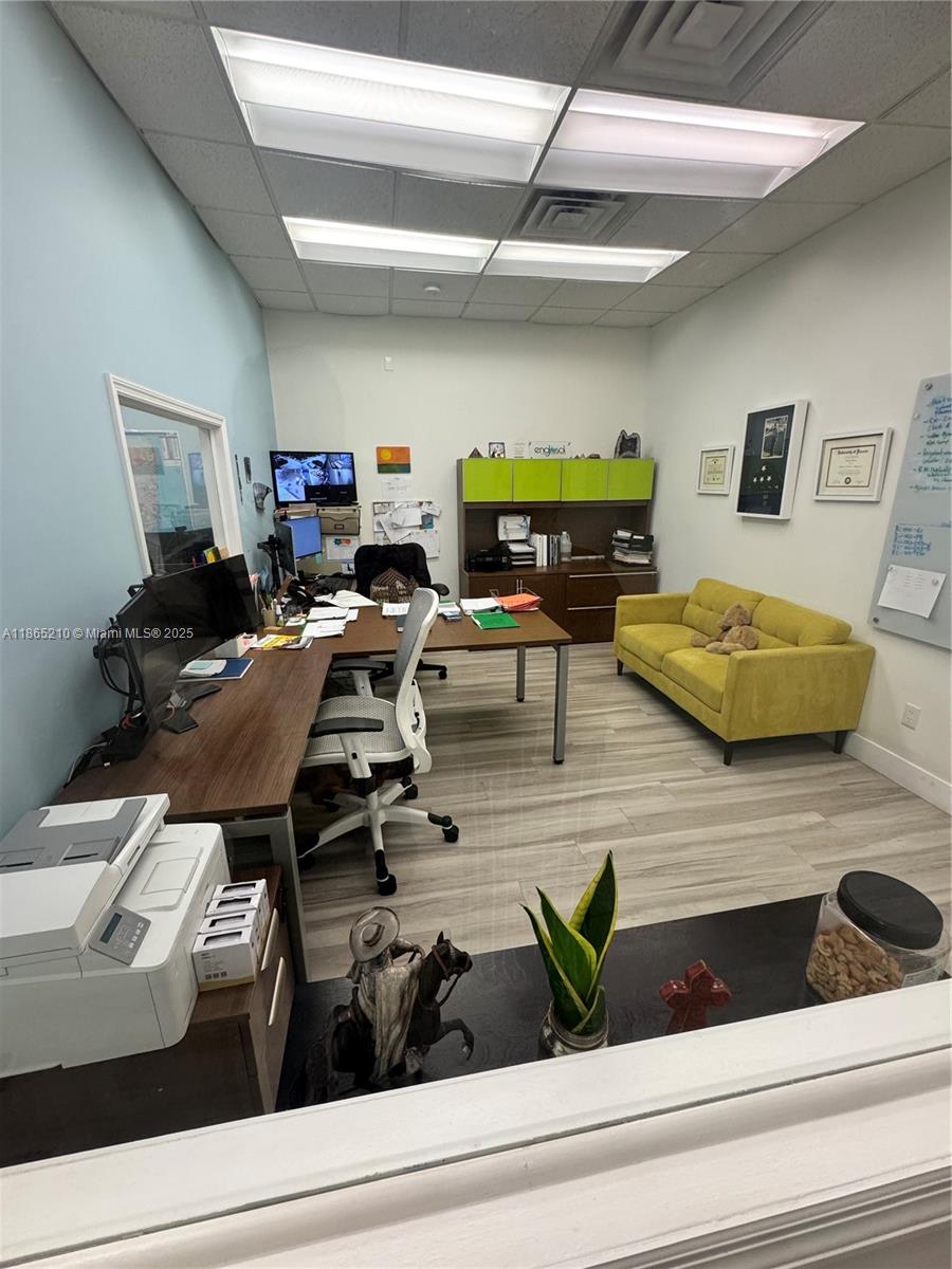 See details 3 / sq. ft. $ 2025-08-26 0 Photo