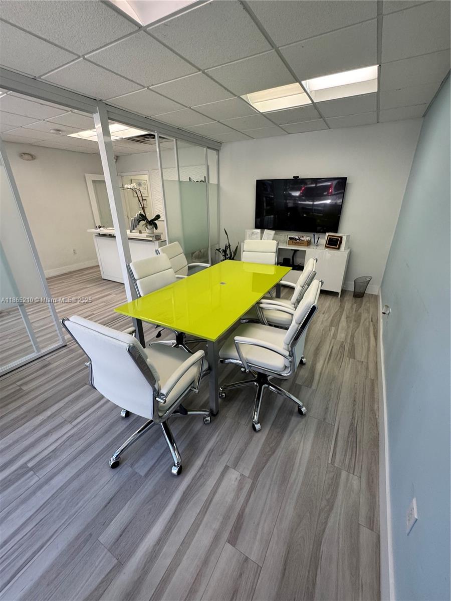 See details 3 / sq. ft. $ 2025-08-26 0 Photo