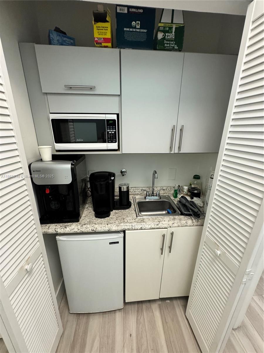 See details 3 / sq. ft. $ 2025-08-26 0 Photo