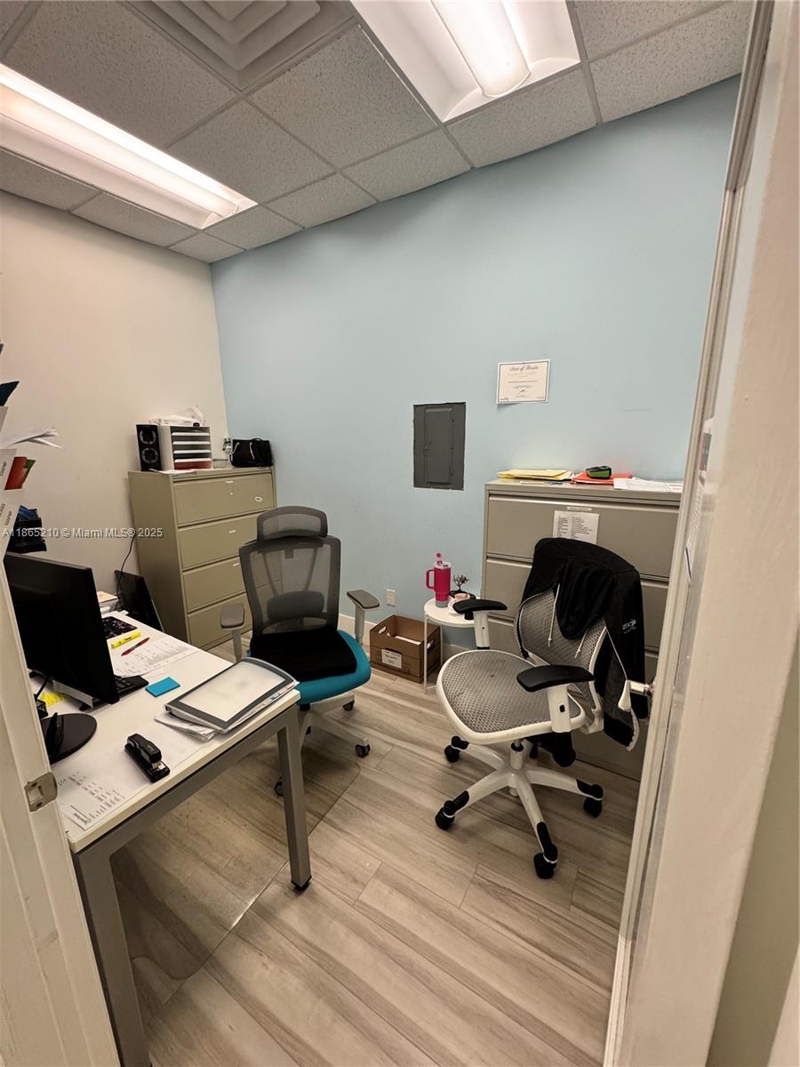See details 3 / sq. ft. $ 2025-08-26 0 Photo