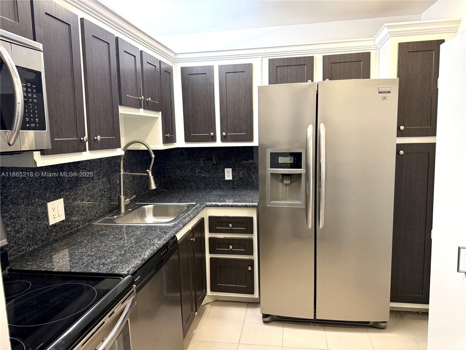 Photo of 20335 Country Club Dr  #502, Aventura, Florida, 33180 - 