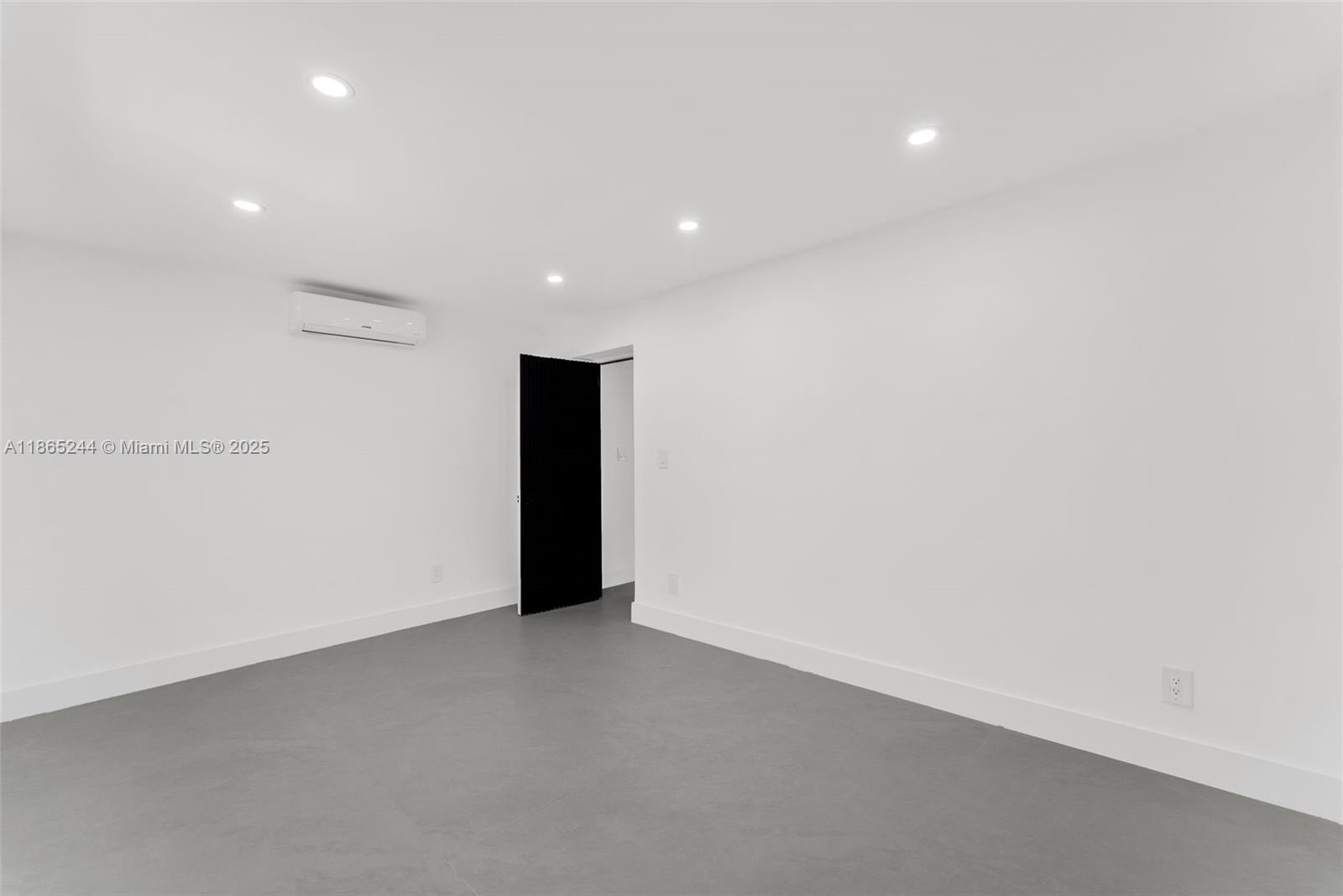 See details / 1612 sq. ft. $ 2025-08-25 0 Photo