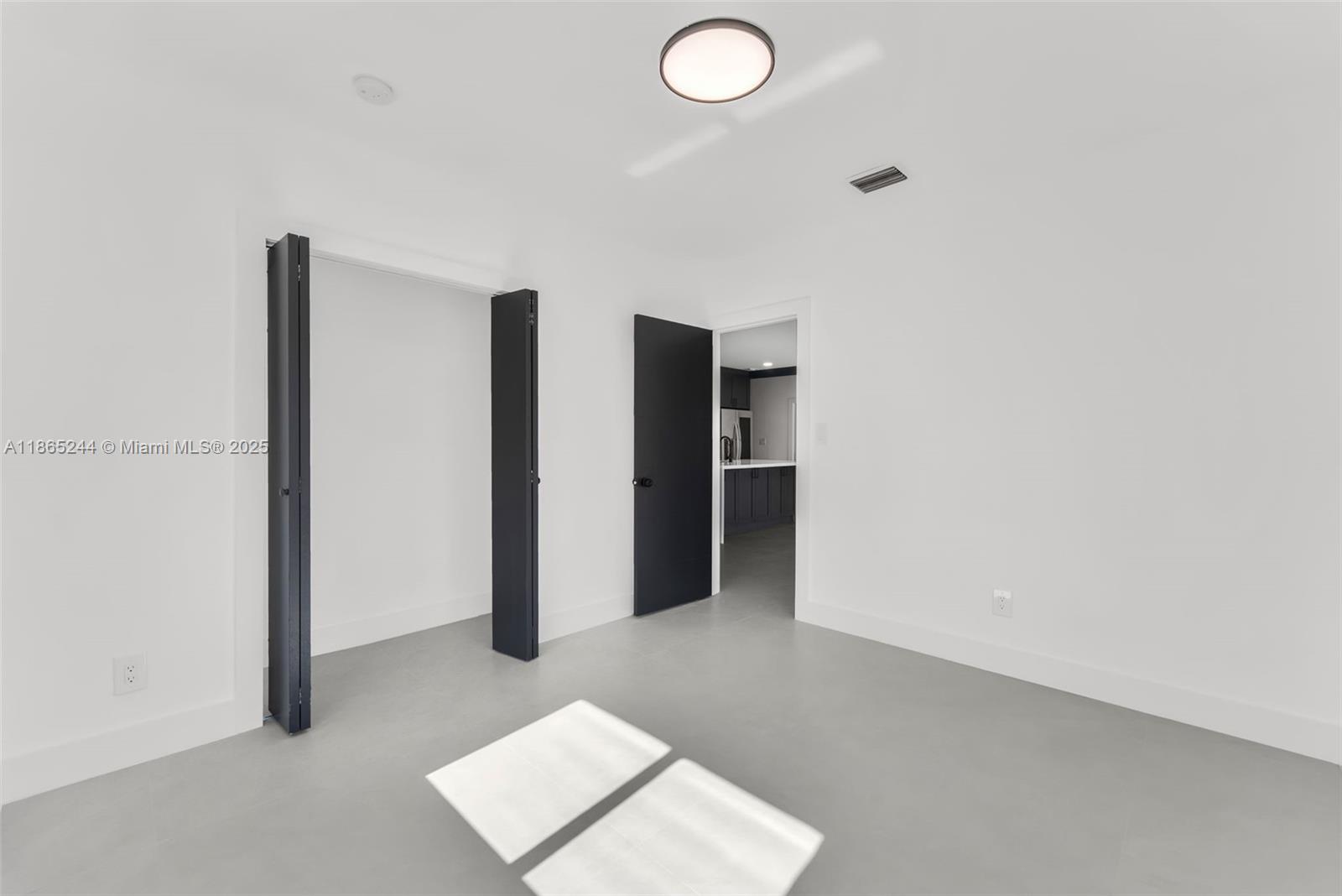 See details / 1612 sq. ft. $ 2025-08-25 0 Photo