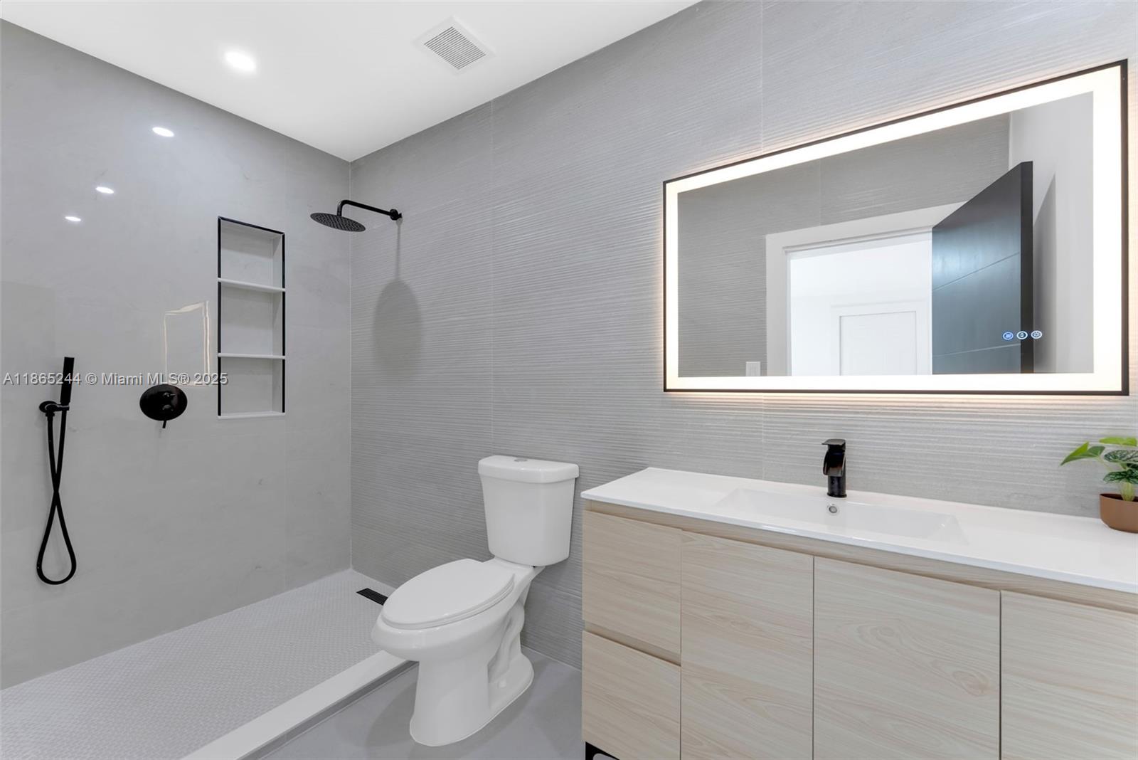See details / 1612 sq. ft. $ 2025-08-25 0 Photo