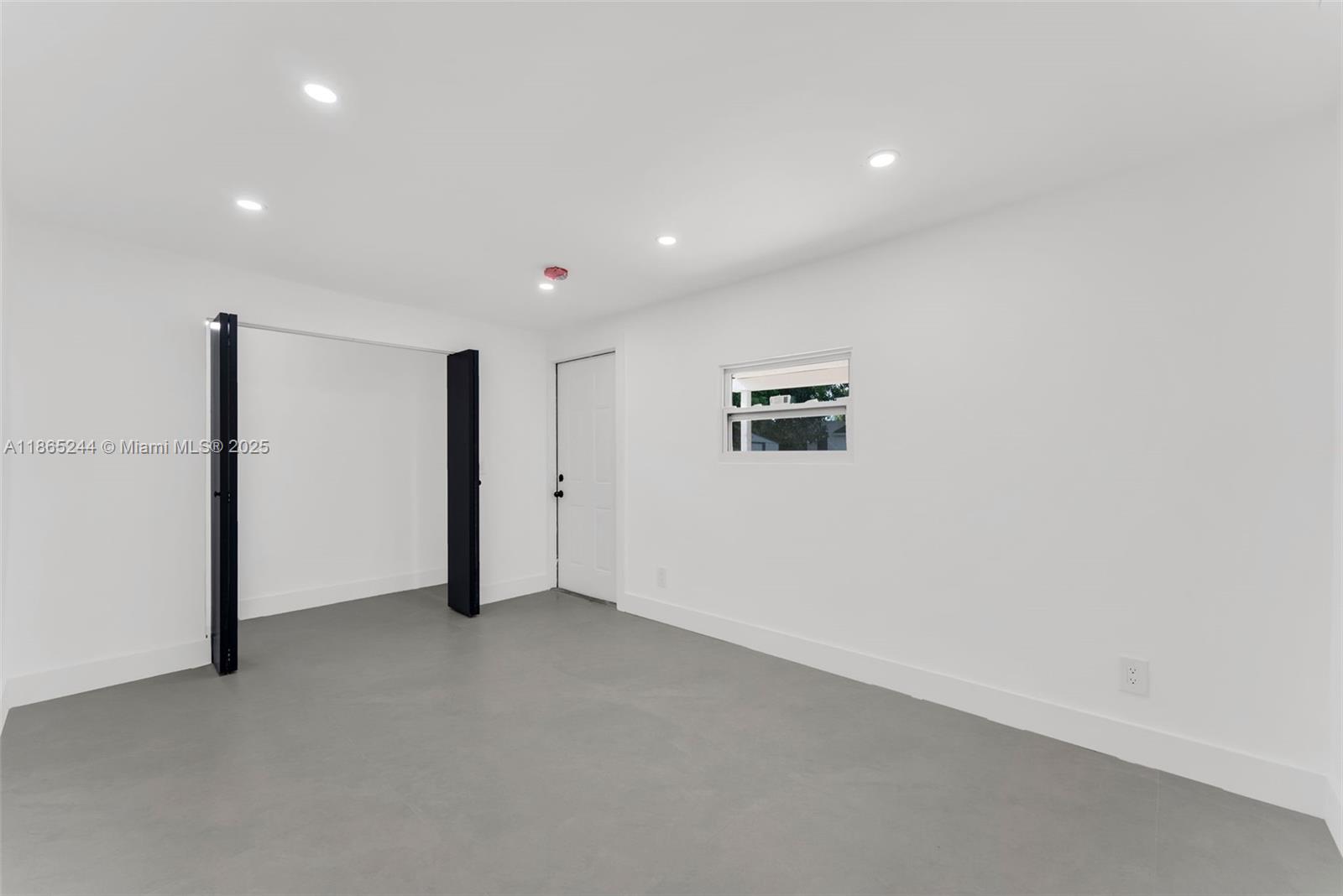 See details / 1612 sq. ft. $ 2025-08-25 0 Photo