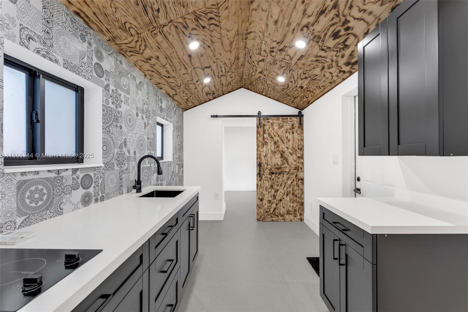 See details / 1612 sq. ft. $ 2025-08-25 0 Photo