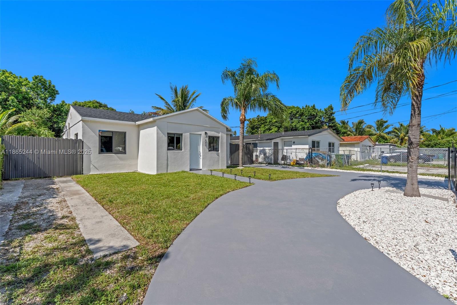 See details / 1612 sq. ft. $ 2025-08-25 0 Photo