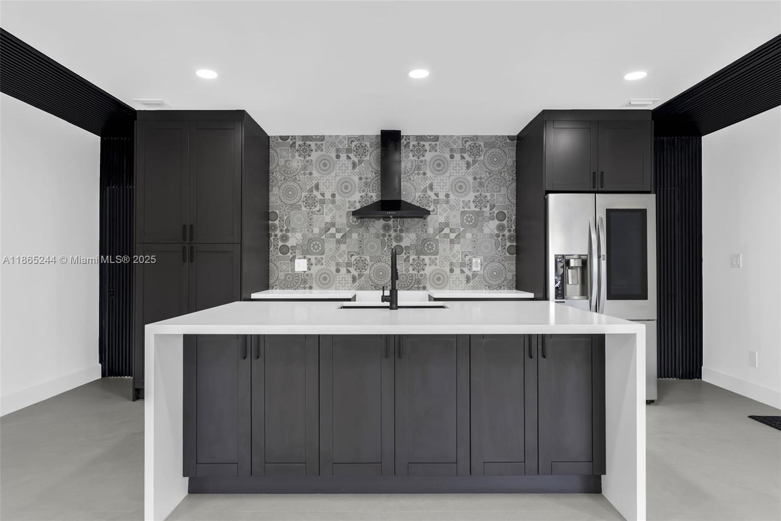 See details / 1612 sq. ft. $ 2025-08-25 0 Photo