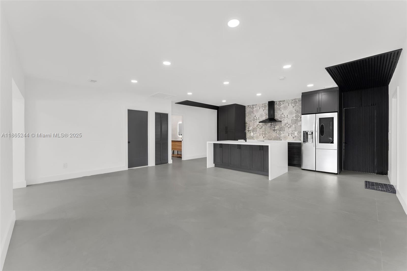 See details / 1612 sq. ft. $ 2025-08-25 0 Photo