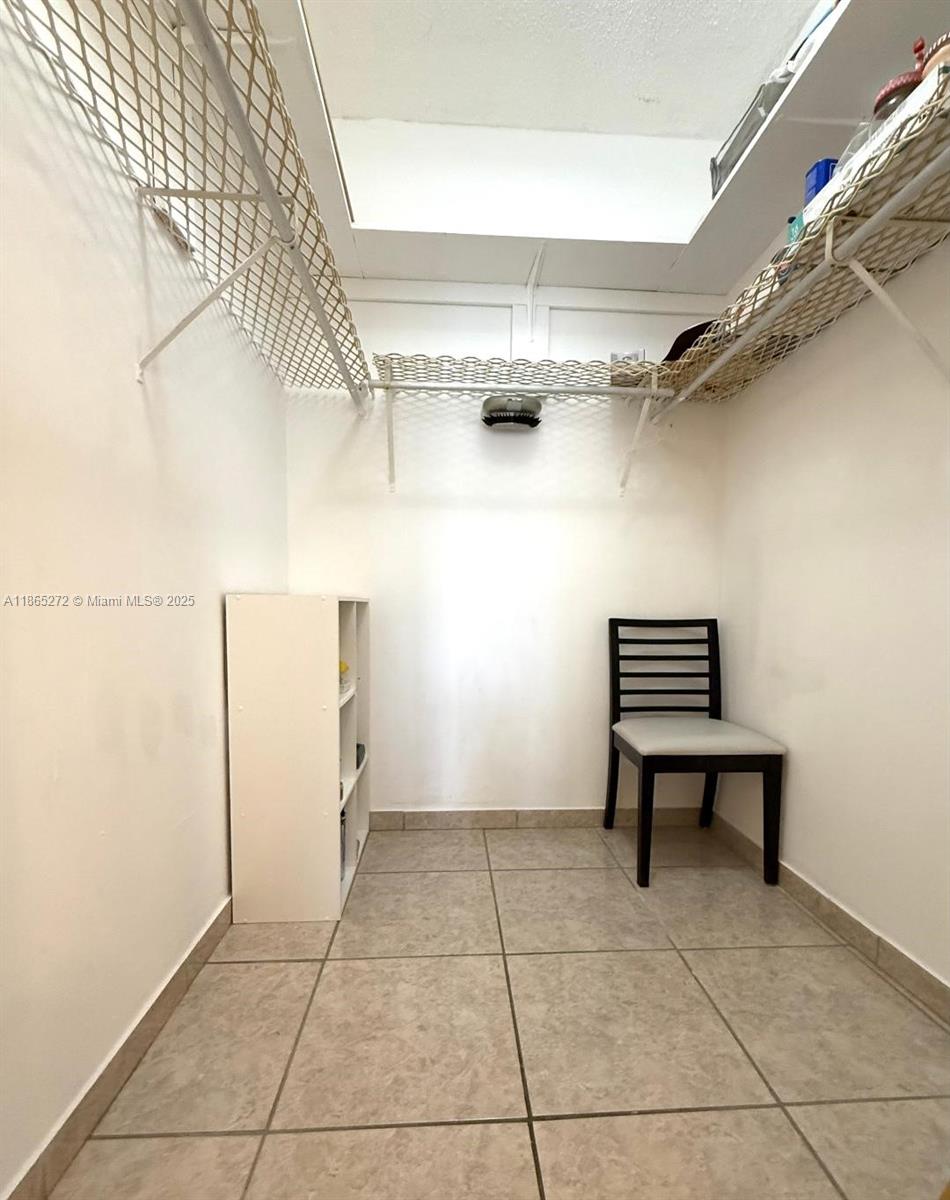 Photo of 1817 Ocean Dr  #PH27, Hallandale Beach, Florida, 33009 - Walking Closet