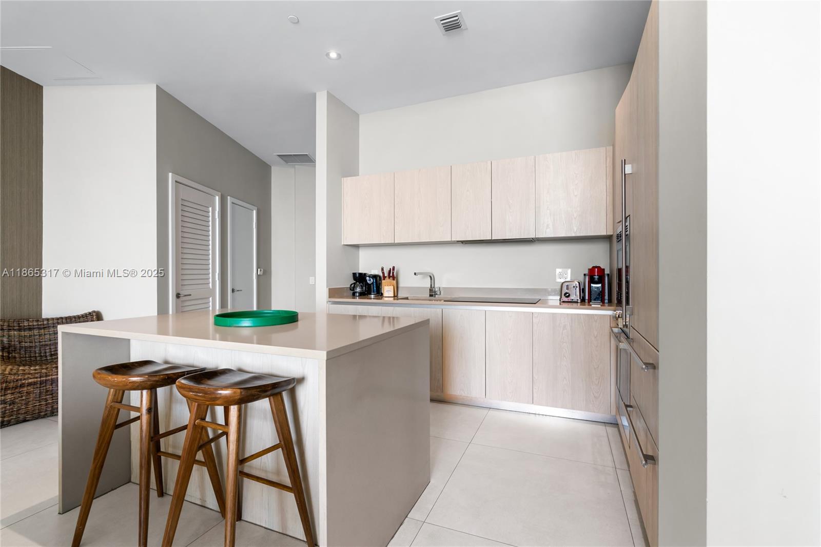 Ver detalles 702 1 / 1 802 sq. ft. $ 2025-08-25 0 foto