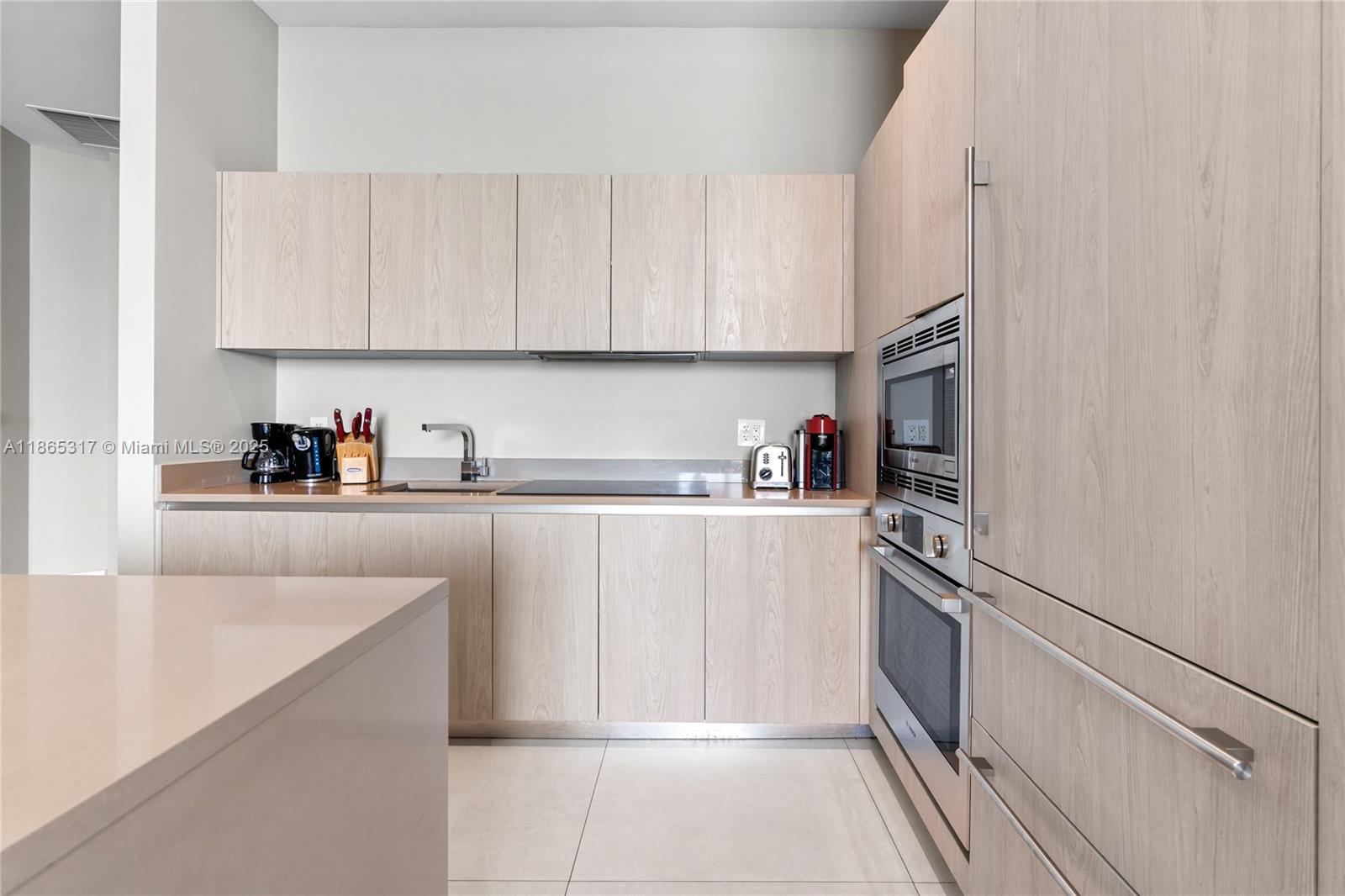 Ver detalles 702 1 / 1 802 sq. ft. $ 2025-08-25 0 foto
