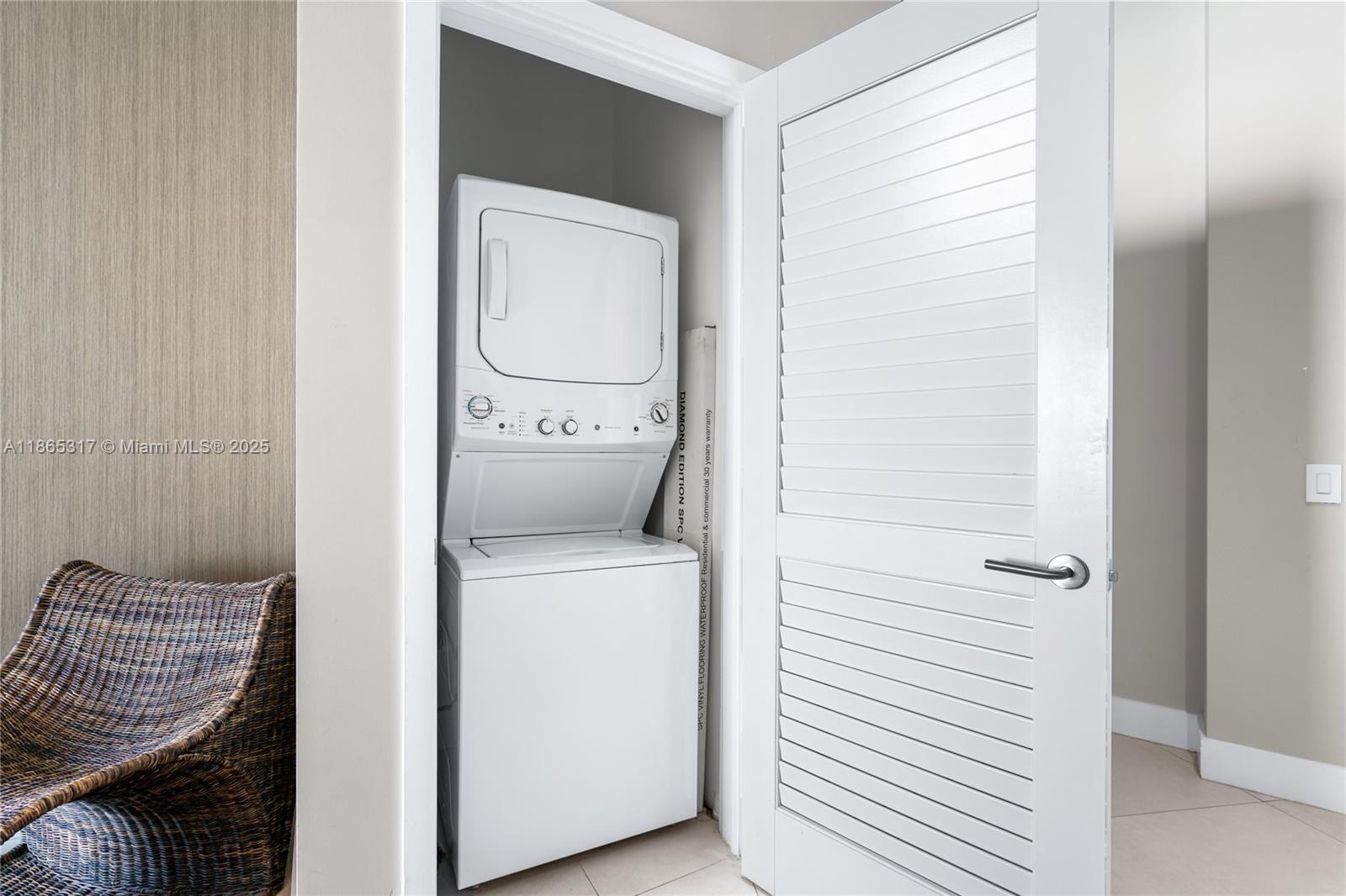 Ver detalles 702 1 / 1 802 sq. ft. $ 2025-08-25 0 foto