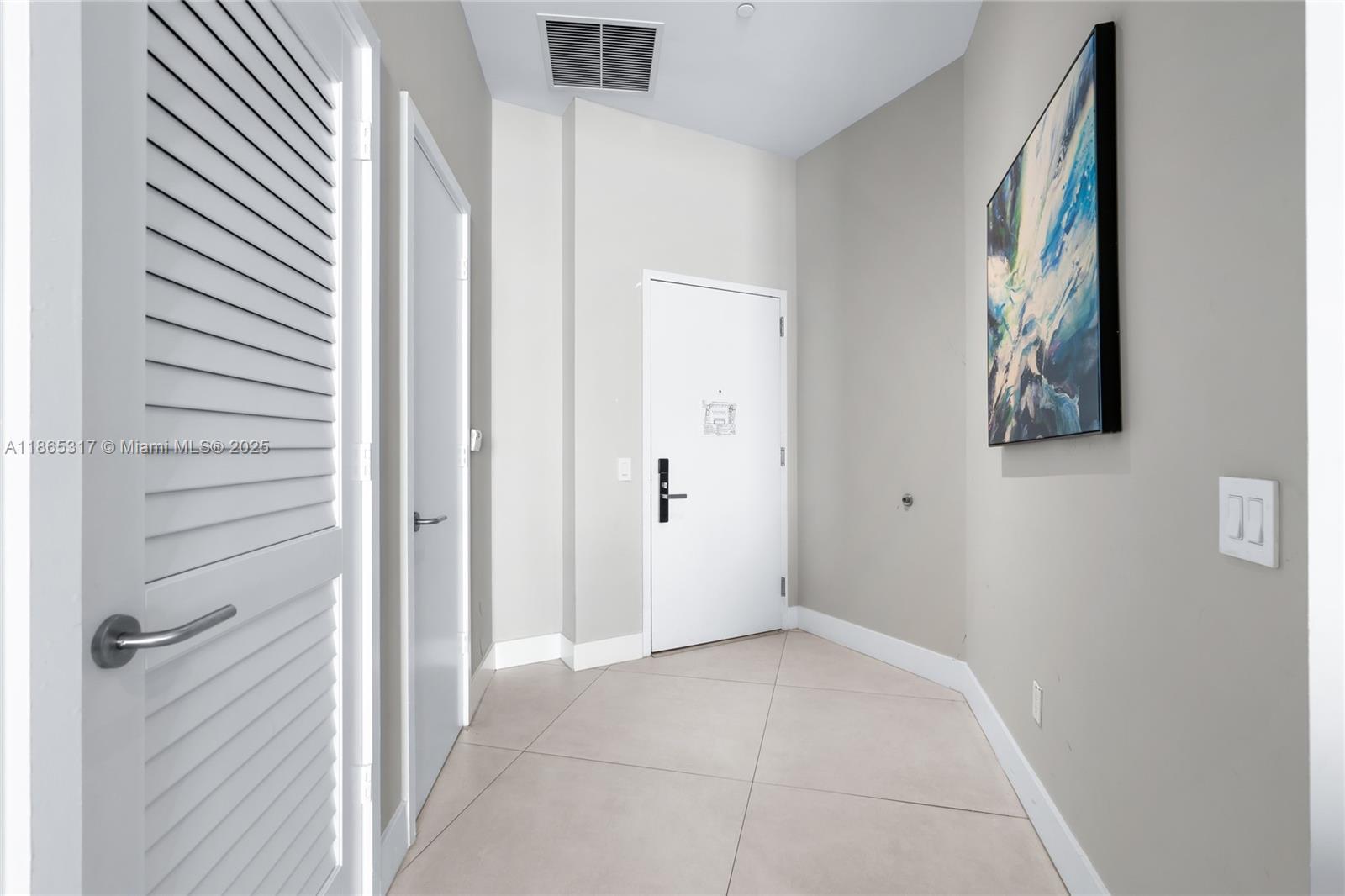 Ver detalles 702 1 / 1 802 sq. ft. $ 2025-08-25 0 foto