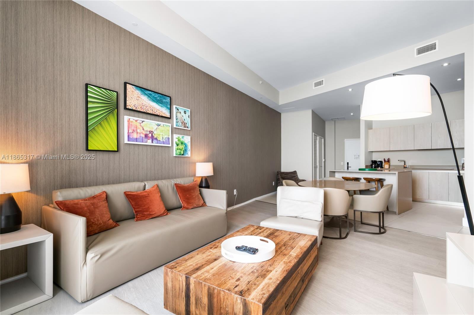 Ver detalles 702 1 / 1 802 sq. ft. $ 2025-08-25 0 foto