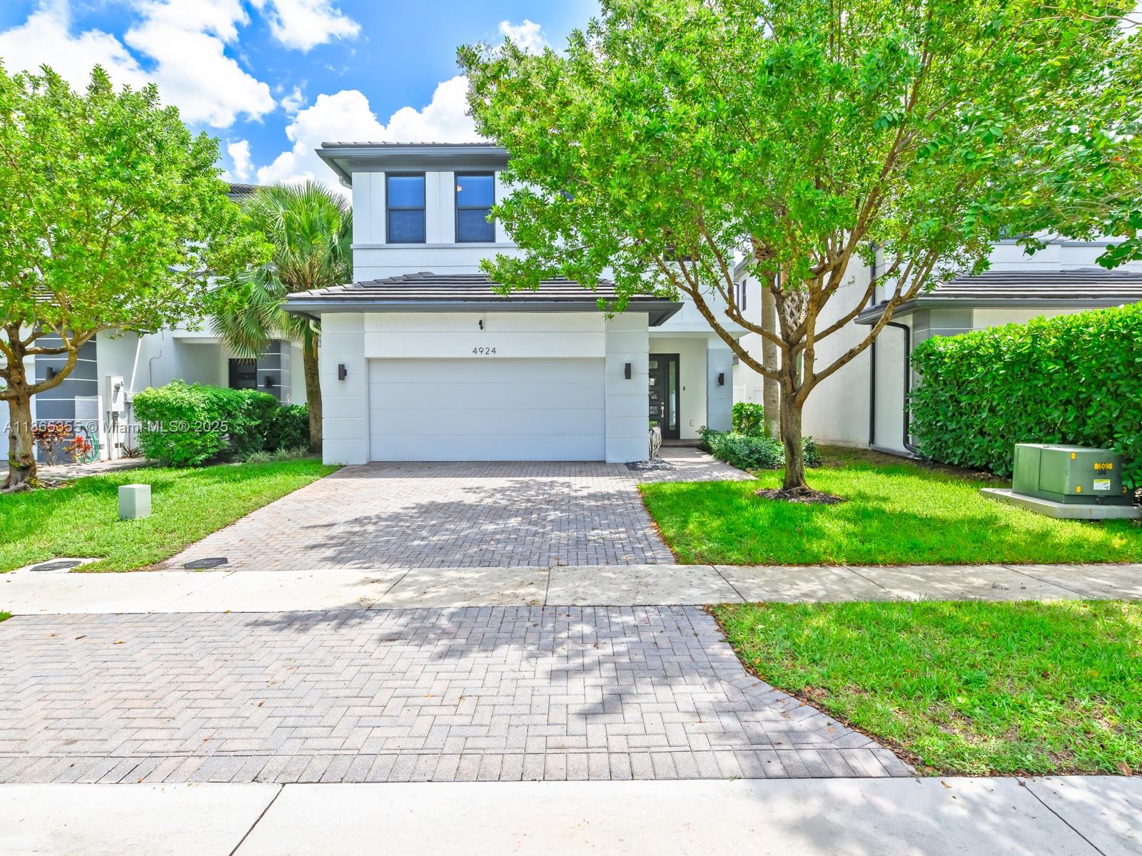 4924 3 / 3 2187 sq. ft. $ 2025-08-25 0 Photo