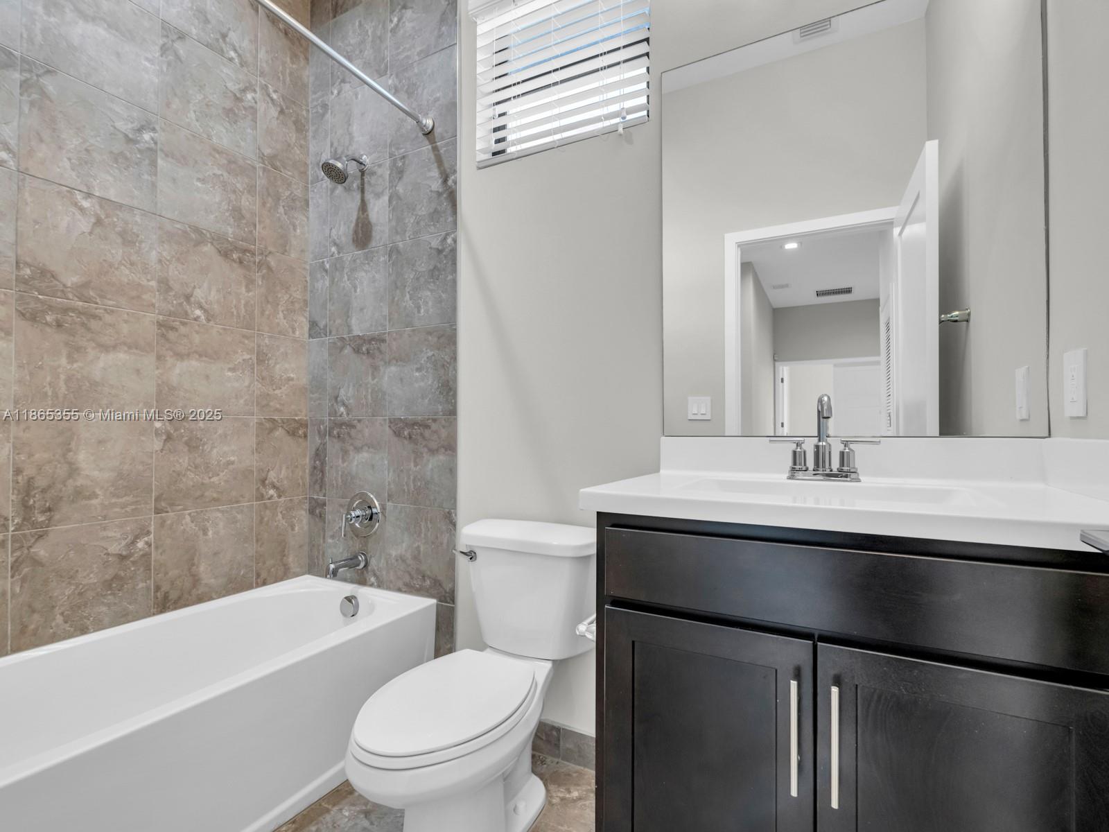 4924 3 / 3 2187 sq. ft. $ 2025-08-25 0 Photo