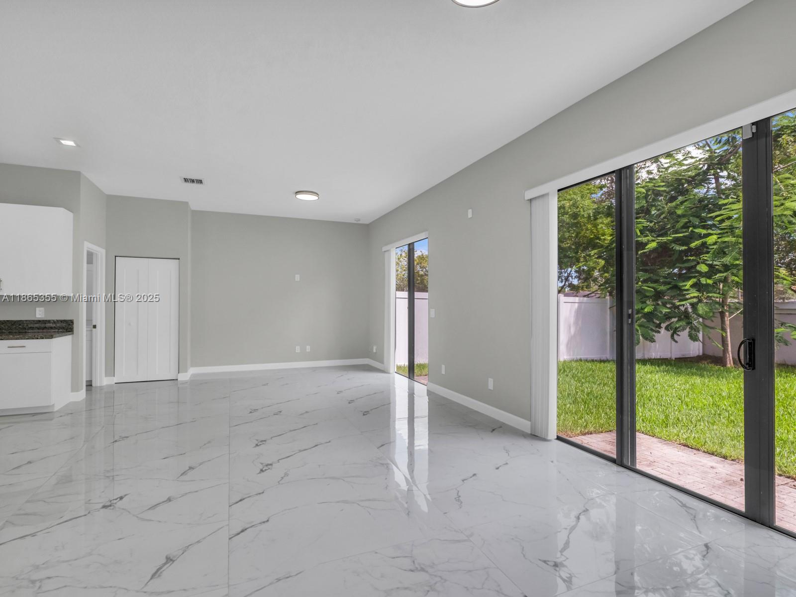 4924 3 / 3 2187 sq. ft. $ 2025-08-25 0 Photo